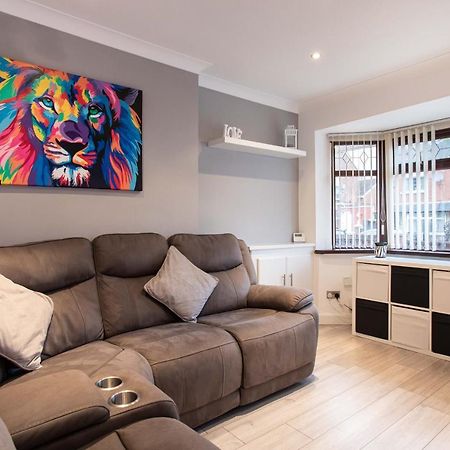 Refurbished Home, 8 Mins To Cc Belfast Buitenkant foto