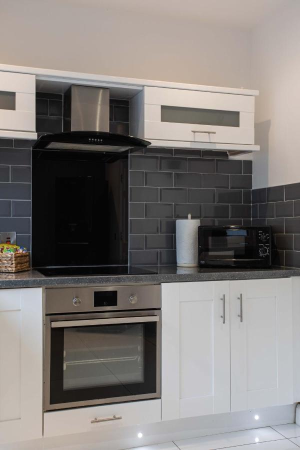 Refurbished Home, 8 Mins To Cc Belfast Buitenkant foto
