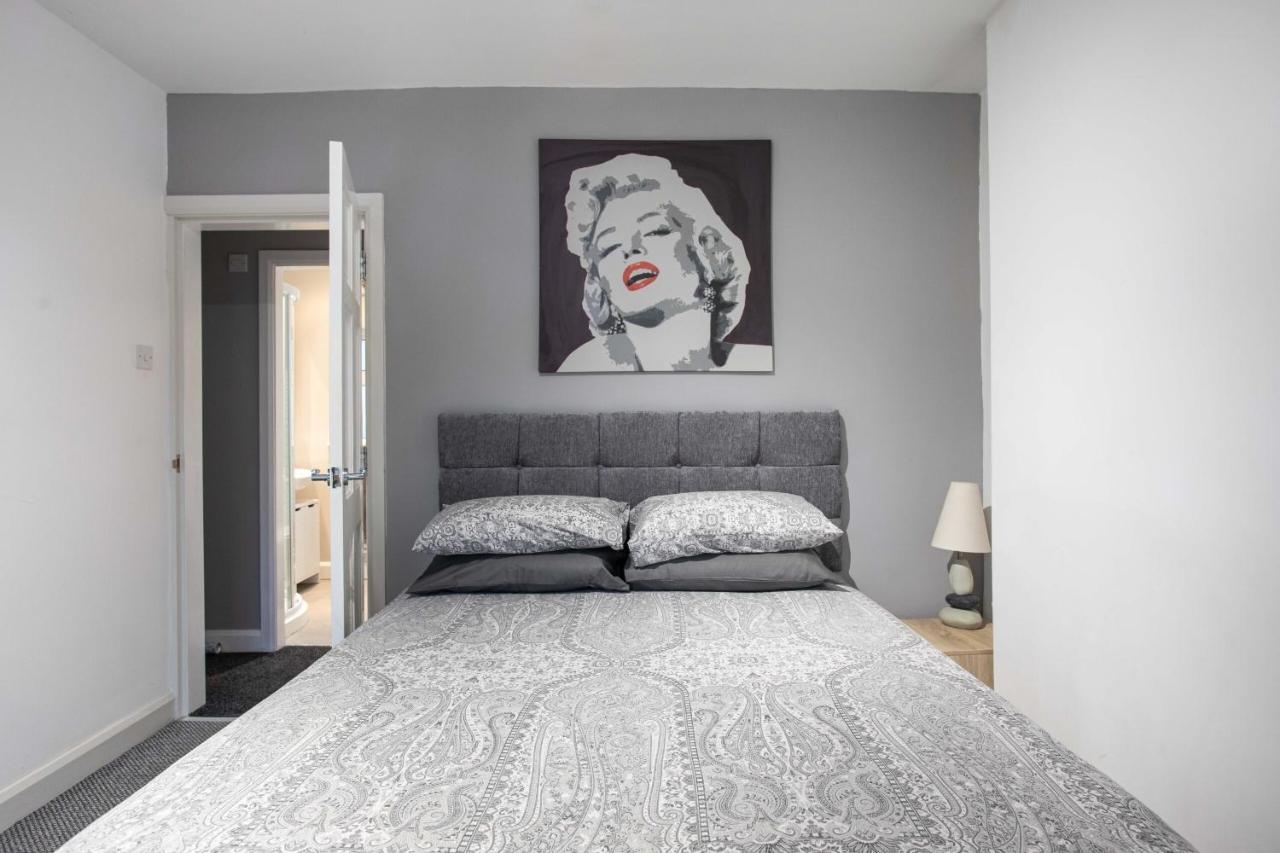 Refurbished Home, 8 Mins To Cc Belfast Buitenkant foto