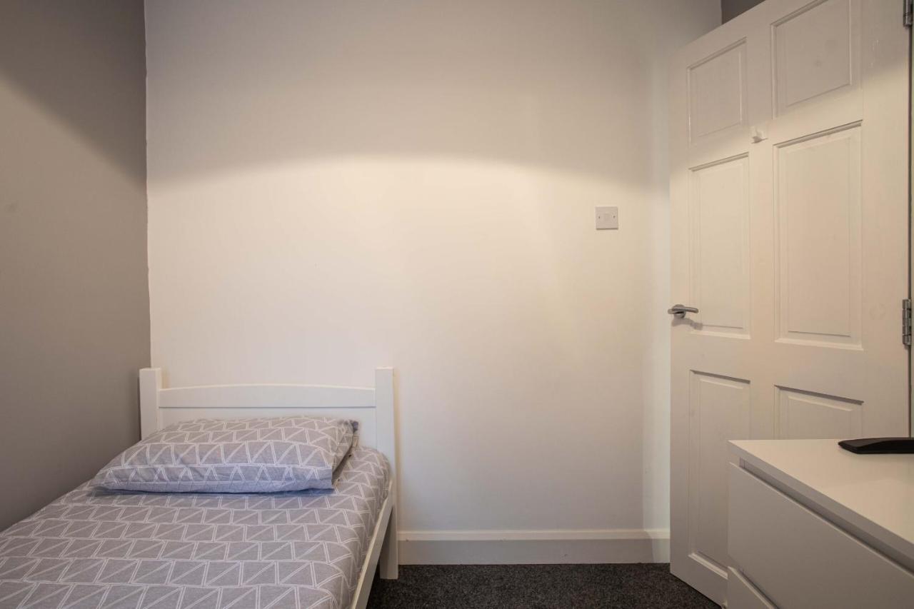 Refurbished Home, 8 Mins To Cc Belfast Buitenkant foto