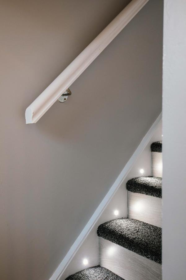 Refurbished Home, 8 Mins To Cc Belfast Buitenkant foto